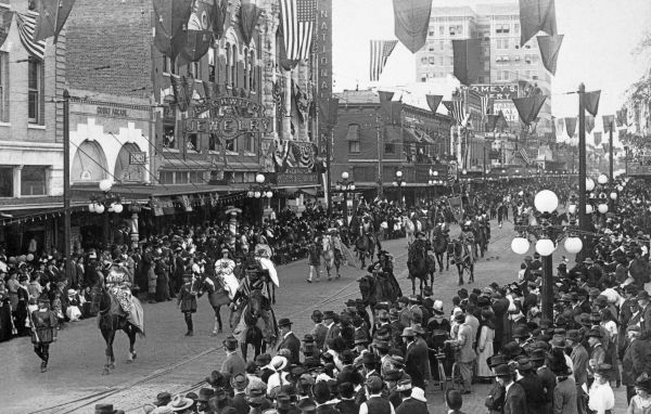 Reasons Tampa Loves the Ever Popular Gasparilla Pirate Festival 4 gasparilla1915
